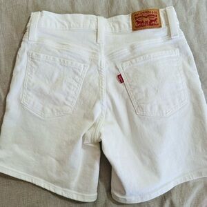 Levi's Women's White Denim Mid Length Shorts 26